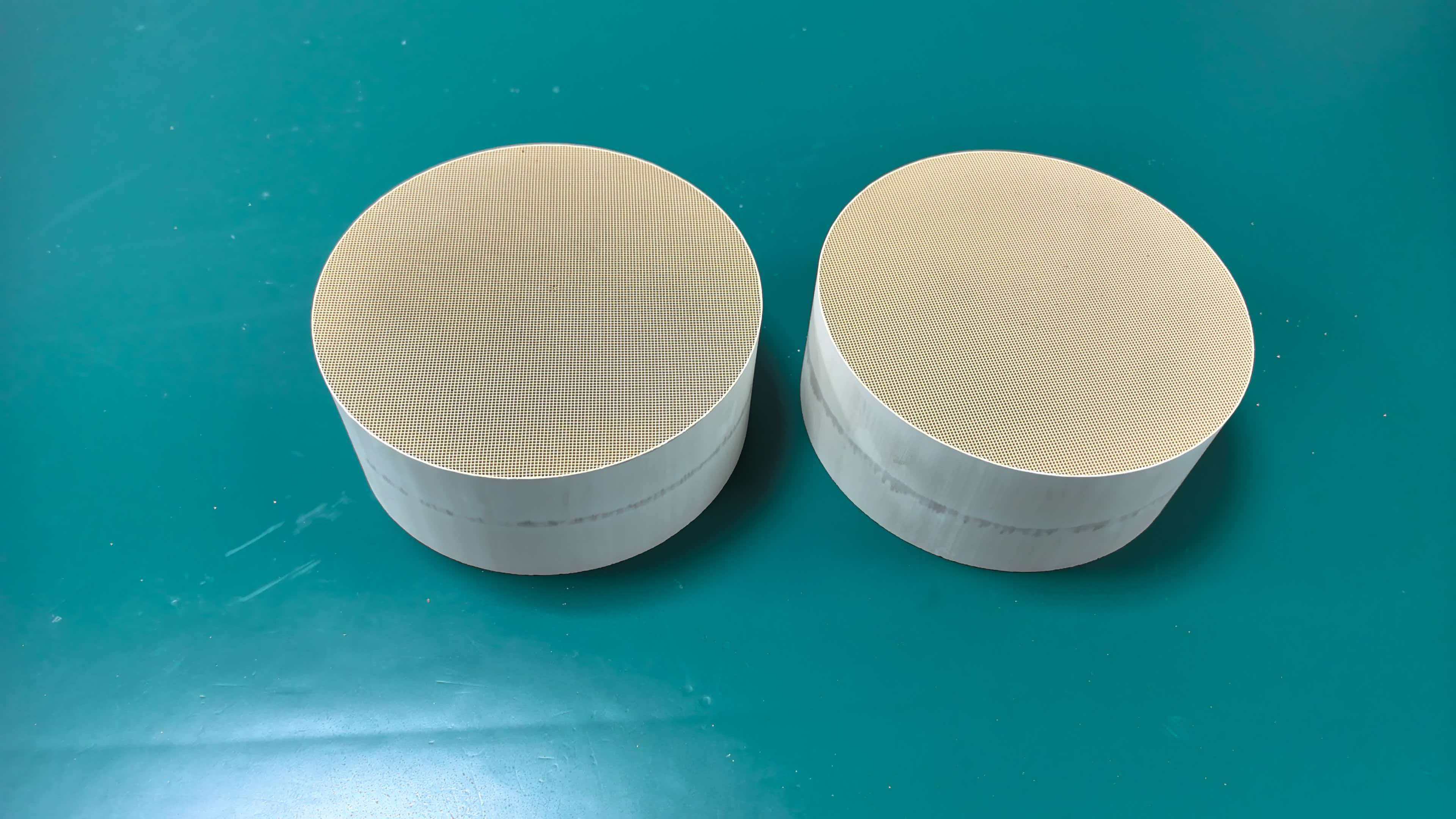 Lean NO_x Trap (LNT) catalyst